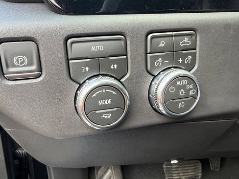 Used 2026 GMC Sierra 1500 SLT w/ SLT Premium Package AWD/4WD image 12