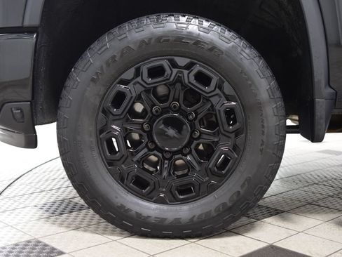 Used 2024 Chevrolet Silverado 3500 High Country w/ Technology Package AWD/4WD image 31