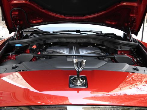 Used 2021 Rolls-Royce Cullinan Black Badge image 26