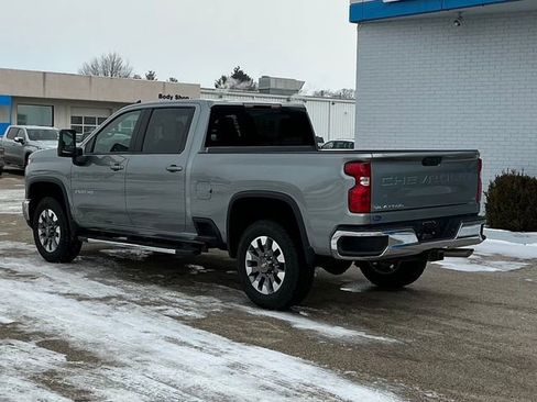 Used 2024 Chevrolet Silverado 2500 LT image 3