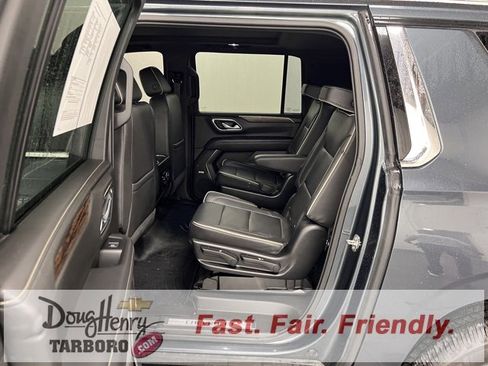 Used 2021 Chevrolet Suburban Premier w/ Premium Package image 36