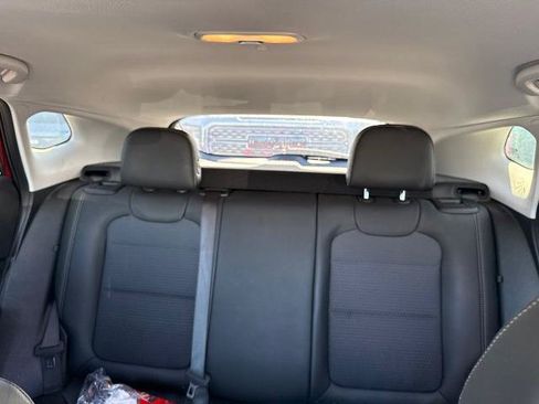 Used 2025 Chevrolet Trax LT w/ LT Convenience Package FWD image 12