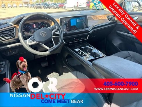 Used 2025 Volkswagen Atlas SE FWD image 11