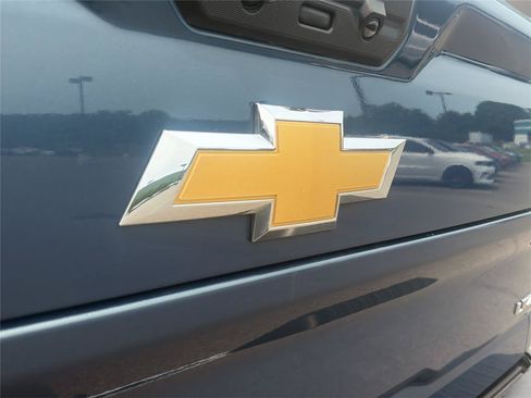 Used 2024 Chevrolet Silverado 2500 LTZ w/ LTZ Convenience Package AWD/4WD image 43