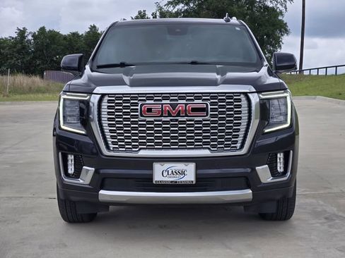 Used 2023 GMC Yukon XL Denali AWD/4WD image 3