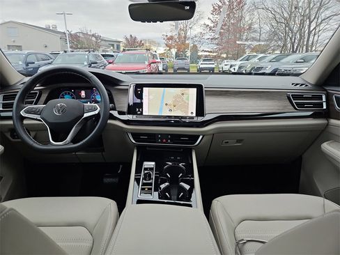 New 2025 Volkswagen Atlas SEL image 5