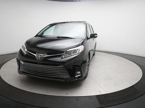 Used 2018 Toyota Sienna Limited Premium w/ Carpet Mat Package AWD/4WD image 12
