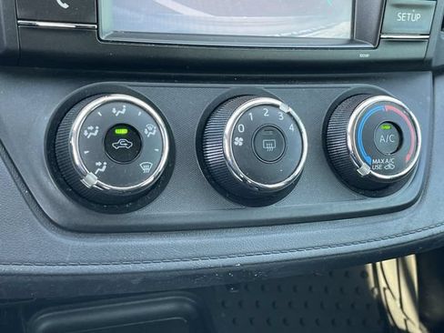 Used 2016 Toyota RAV4 LE FWD image 19