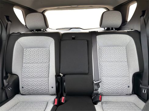 Used 2024 Chevrolet Equinox LT image 15