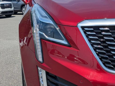 Used 2020 Cadillac XT5 Premium Luxury FWD image 8