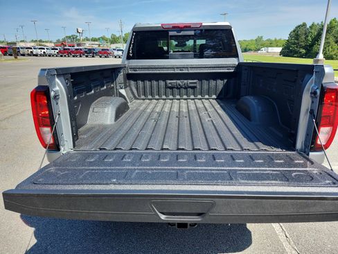 New 2026 GMC Sierra 2500 SLE w/ SLE Value Package; AWD/4WD image 10