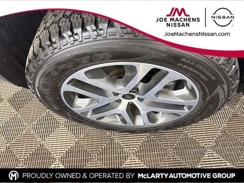 Used 2023 Land Rover Defender 90 S image 27