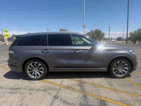 Used 2021 Lincoln Aviator Grand Touring AWD/4WD image 7
