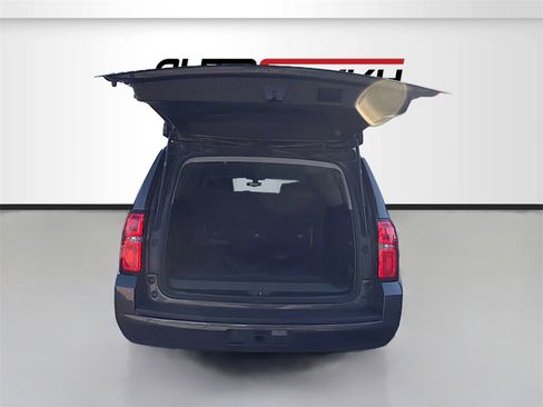 Used 2017 Chevrolet Suburban LS image 21