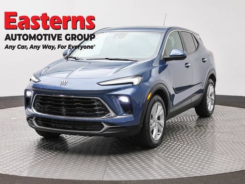 Used 2024 Buick Encore GX Preferred FWD image 1