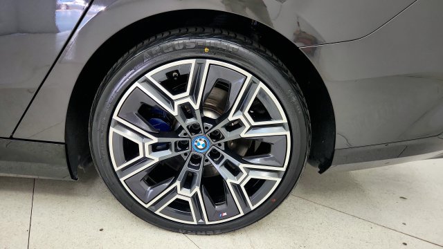 Used 2024 BMW i5 eDrive40i w/ M Sport Package RWD image 79