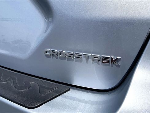 Used 2024 Subaru Crosstrek 2.0i Premium AWD/4WD image 9