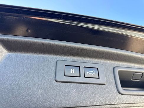 Used 2021 Subaru Forester Premium AWD/4WD image 8