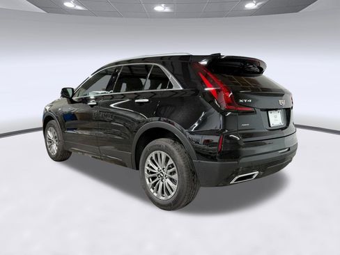 New 2025 Cadillac XT4 Premium Luxury image 2