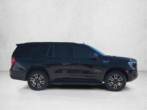 Used 2024 GMC Yukon AT4 w/ Technology Package AWD/4WD image 4