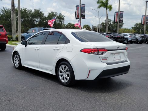 Used 2025 Toyota Corolla LE FWD image 9