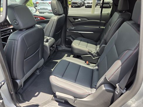 New 2026 Chevrolet Traverse Z71 w/ Enhanced Driving Package AWD/4WD image 6