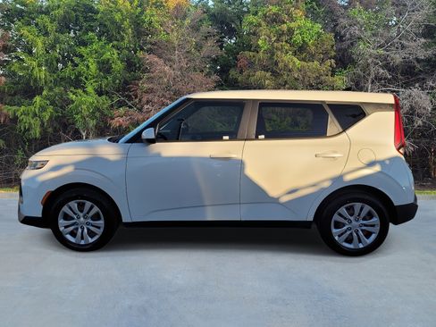 Used 2020 Kia Soul LX image 21