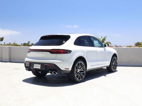 New 2026 Porsche Macan AWD/4WD image 9