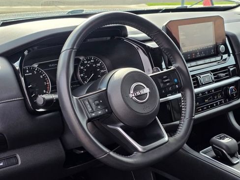 Used 2025 Nissan Pathfinder SV FWD image 15