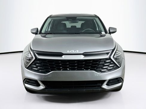 Used 2025 Kia Sportage LX FWD image 2