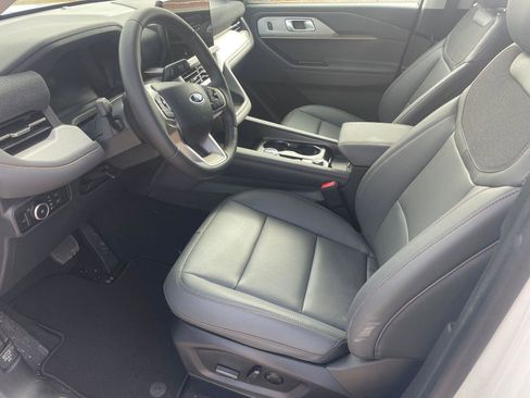 New 2026 Ford Expedition Platinum w/ Stealth Appearance Package AWD/4WD image 10