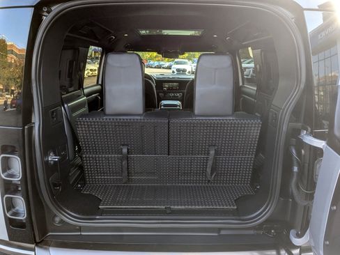 Used 2020 Land Rover Defender 110 X image 47