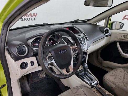 Used 2013 Ford Fiesta SE image 29