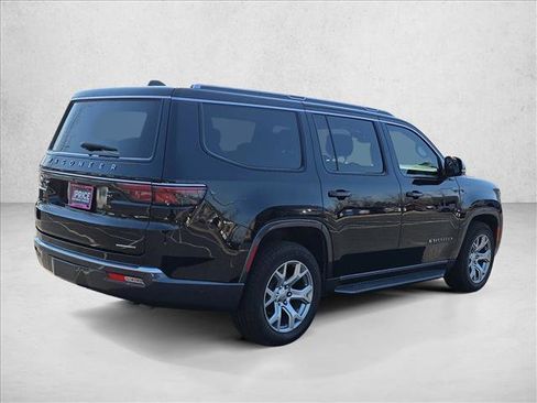 Used 2022 Jeep Wagoneer Series II image 5