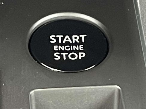 New 2025 Nissan Kicks SR image 26