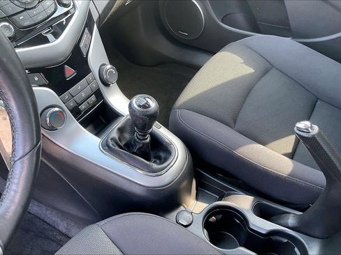 Used 2013 Chevrolet Cruze Eco w/ Enhanced Safety Package image 18