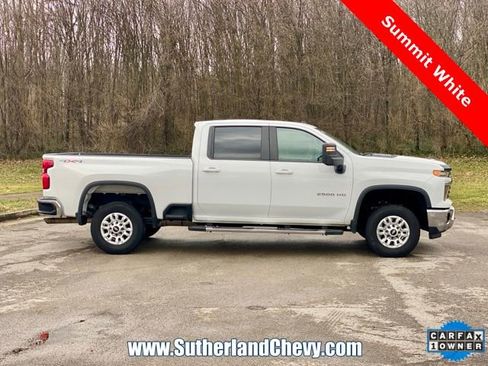 Used 2025 Chevrolet Silverado 2500 LT w/ Convenience Package AWD/4WD image 8