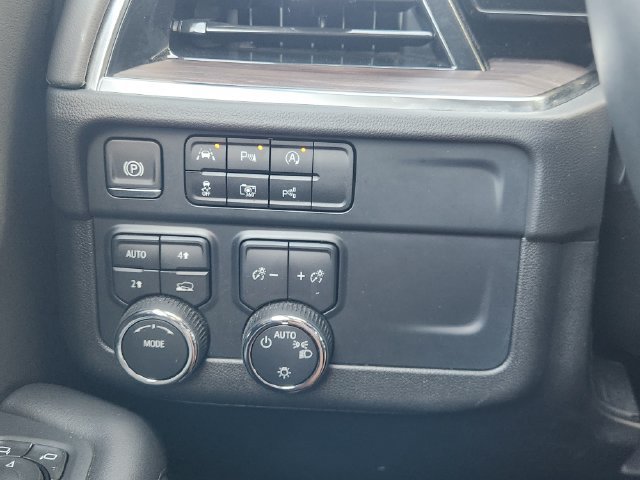 Used 2025 Chevrolet Tahoe LT AWD/4WD image 25
