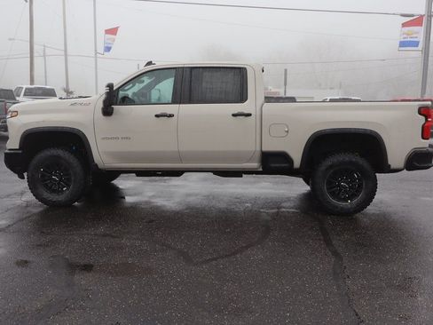 New 2026 Chevrolet Silverado 2500 ZR2 image 23