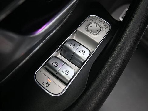 Used 2022 Mercedes-Benz GLE 350 4MATIC w/ Premium Package image 4