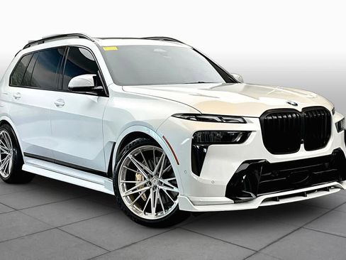 Used 2024 BMW X7 xDrive40i w/ M Sport Package image 3