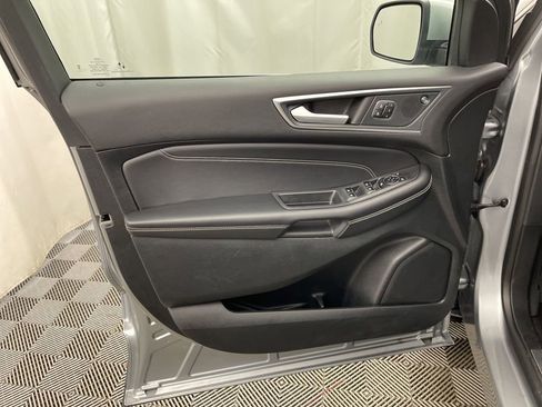 Used 2024 Ford Edge Titanium image 23