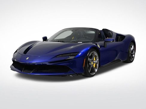 Used 2022 Ferrari SF90 Spider image 6