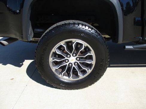Used 2018 Chevrolet Colorado ZR2 image 13