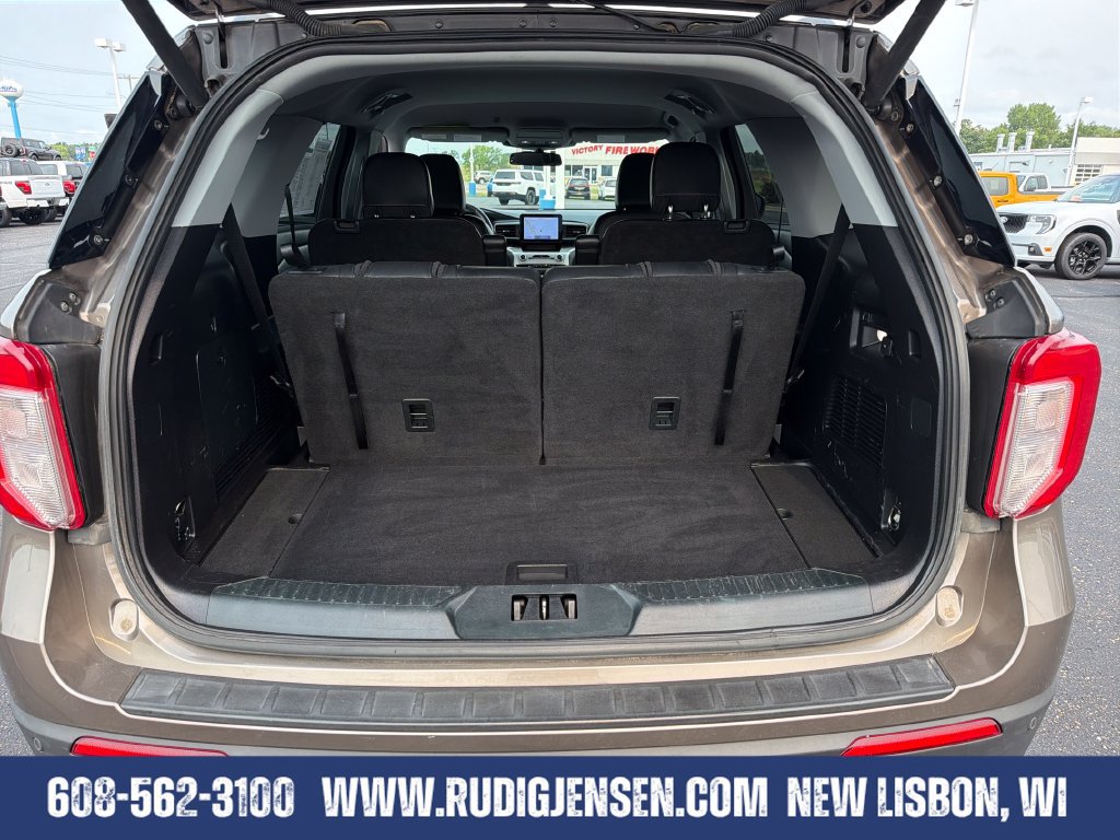 Used 2021 Ford Explorer XLT w/ Equipment Group 202A AWD/4WD image 22