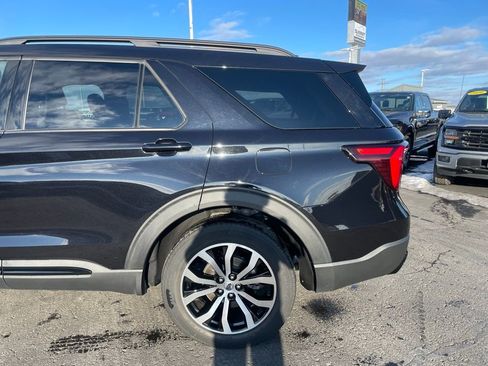Used 2025 Ford Explorer ST-Line AWD/4WD image 32