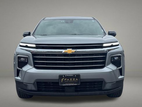 Used 2025 Chevrolet Traverse LT image 9