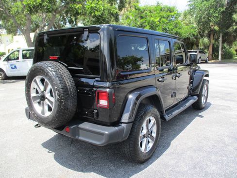 Used 2018 Jeep Wrangler Unlimited Sahara AWD/4WD image 44