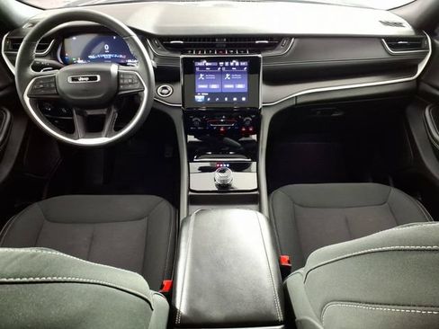 Used 2024 Jeep Grand Cherokee Laredo X w/ Luxury Tech Group I AWD/4WD image 13