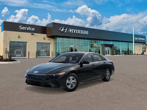 New 2026 Hyundai Elantra SE FWD image 1